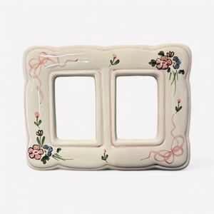 Vintage (1987) Hand Painted Floral Double Photo Frame for 2” x 3” photos.